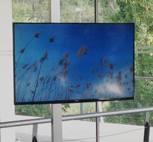 VISLUM suport a mida per monitor TV a Tanatori de Badalona