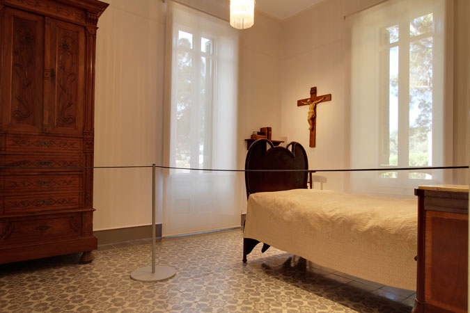 VISLUM sistema de catenarias Liner per Casa Museu Gaud&iacute;