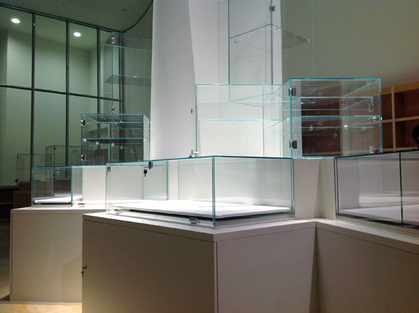 VISLUM vitrines per Museu Guggenheim Bilbao VISLUM vitrines per Museu Guggenheim Bilbao