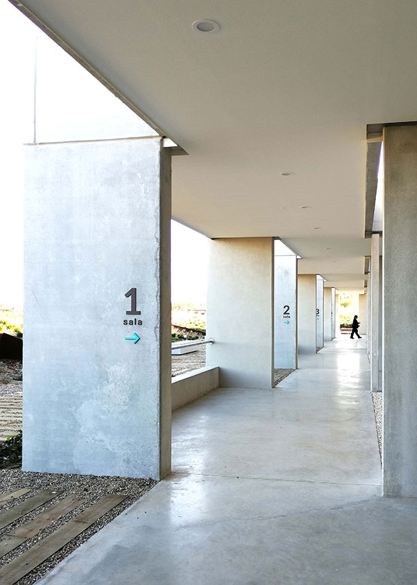 VISLUM senyalitzaci&oacute; interior i exterior Tanatori Litoral