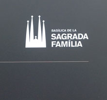 VISLUM catenaries Liner al museu de la Sagrada Familia