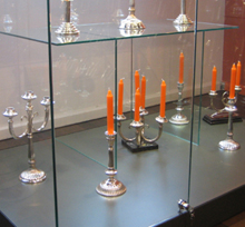VISLUM vitrines expositores per exposici&oacute; orfebreria