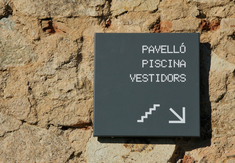 VISLUM disseny e installacio de retols per exterior VISLUM disseny e installacio de retols per exterior